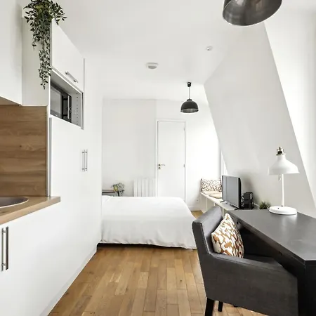 Apartman Bright Floor Near Pere Lachaise *