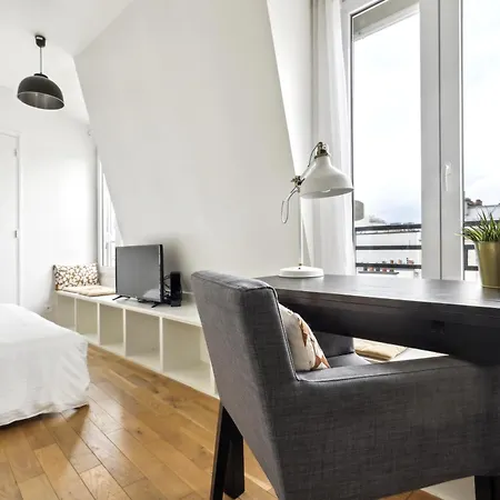 Bright Floor Near Pere Lachaise Apartman Párizs