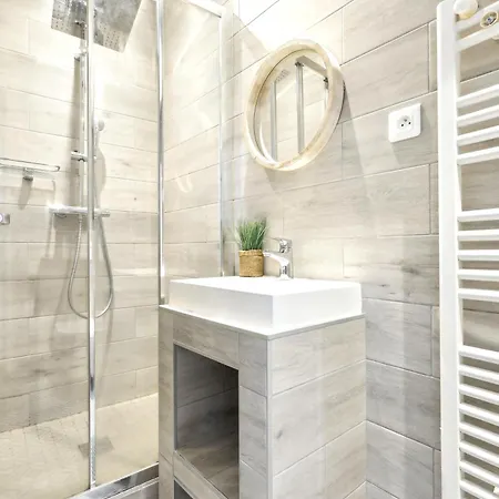 Bright Floor Near Pere Lachaise *