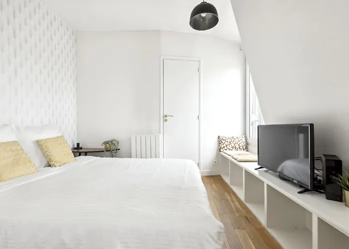 شقة Bright Floor Near Pere Lachaise باريس